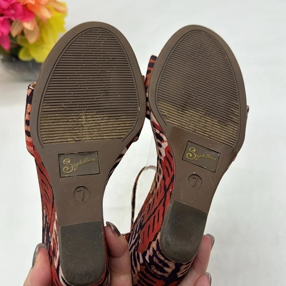 Seychelles Delta Patterned Wedge Heels Size 7 MCW4758D